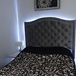Neon גדינייה