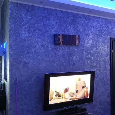 Apartament Neon *